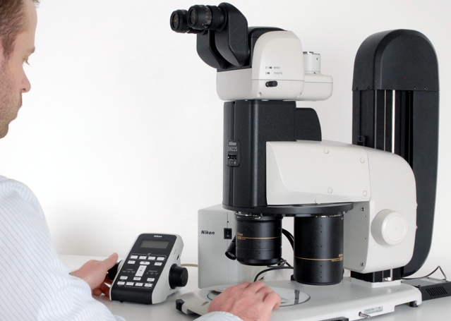 Using a Nikon microscope to examine questioned documents